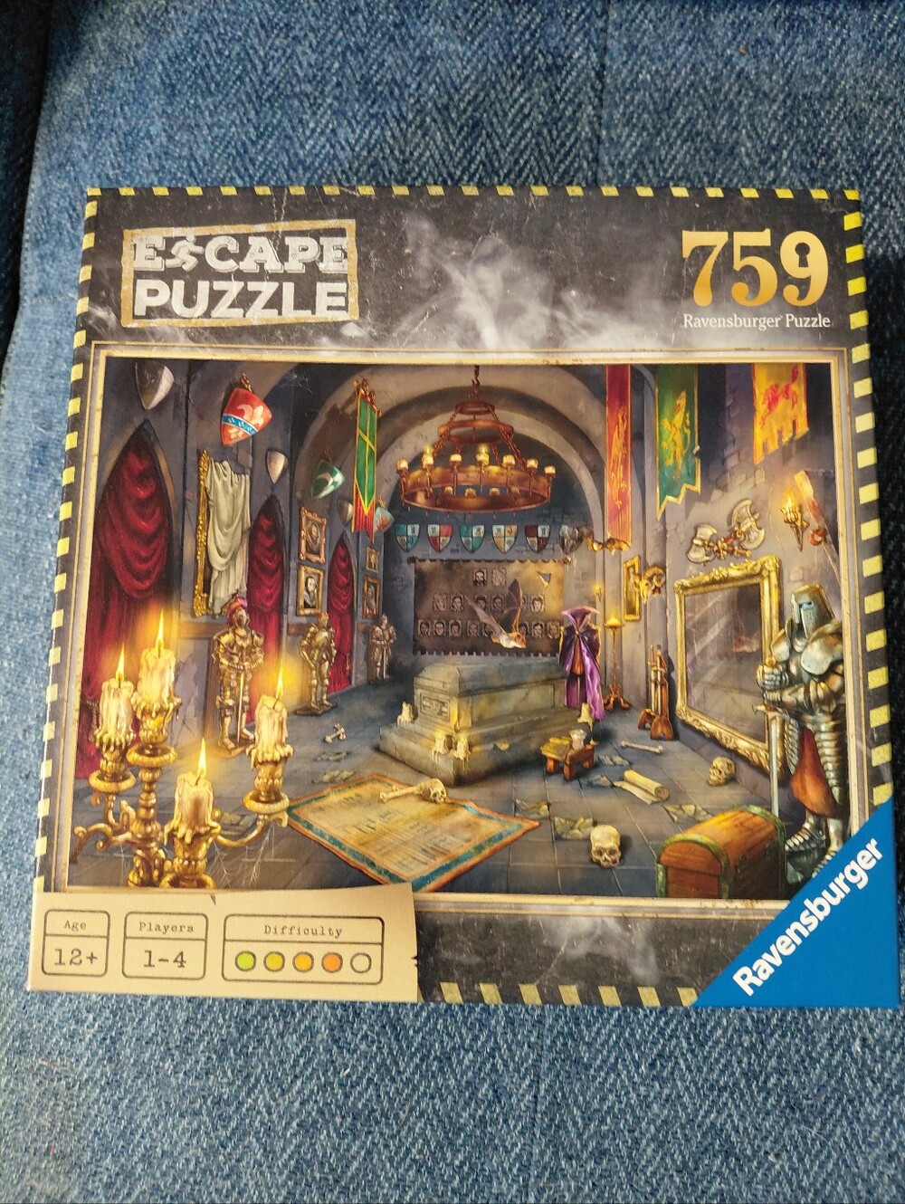 Ravensburger Escape Puzzle - Castle Interior with Gold Accents